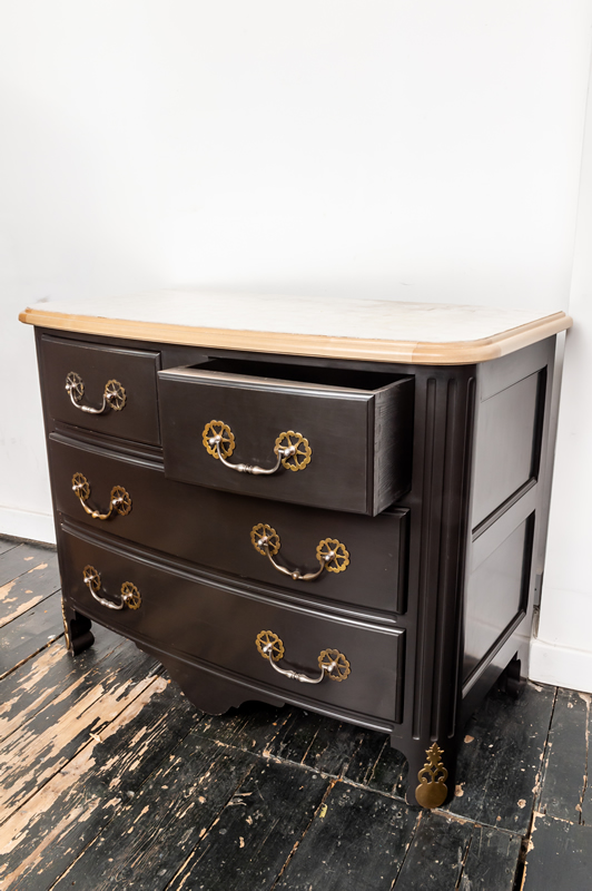 176 Chest Of Drawers
